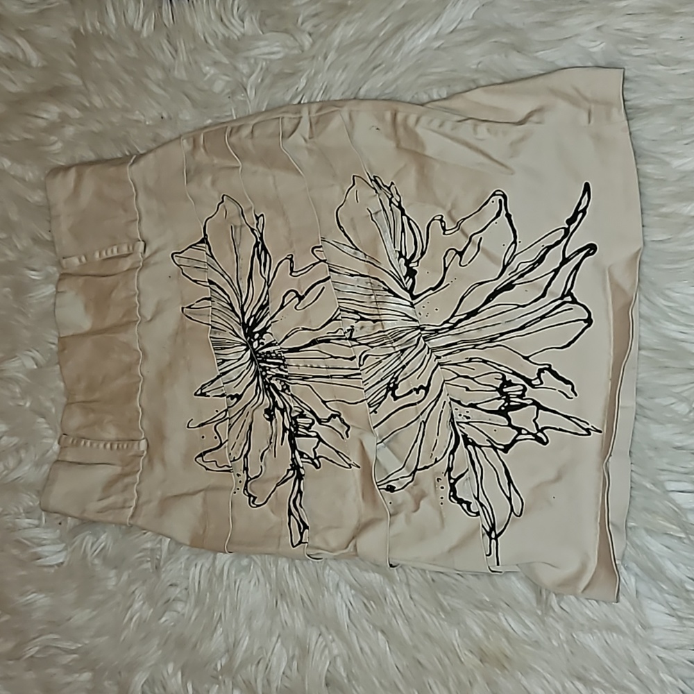 Dots Floral Pencil Skirt – Beige – Size 5/6 Juniors